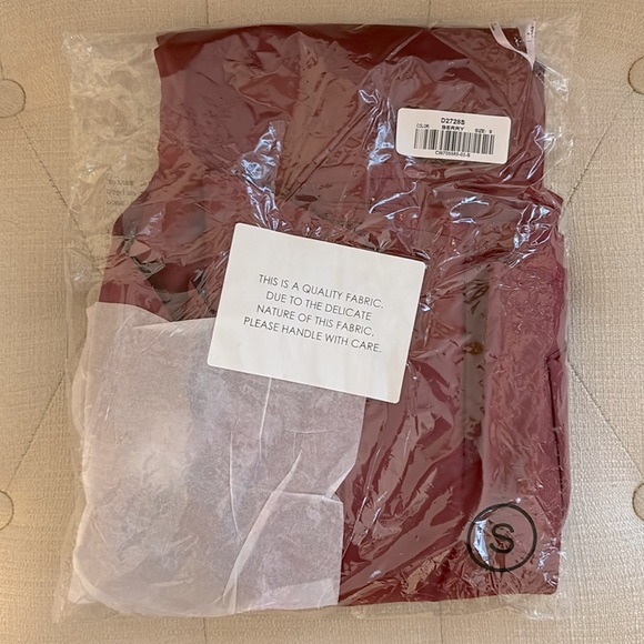 🌟2X HP🌟 NWT Sweet And Stylish Burgundy Satin One-Shoulder Midi Dress - Picture 6 of 7